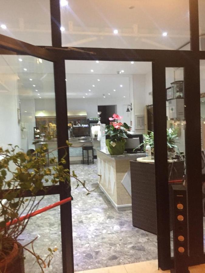 Hotel Piccari Nuova Gestione Ρίμινι Εξωτερικό φωτογραφία