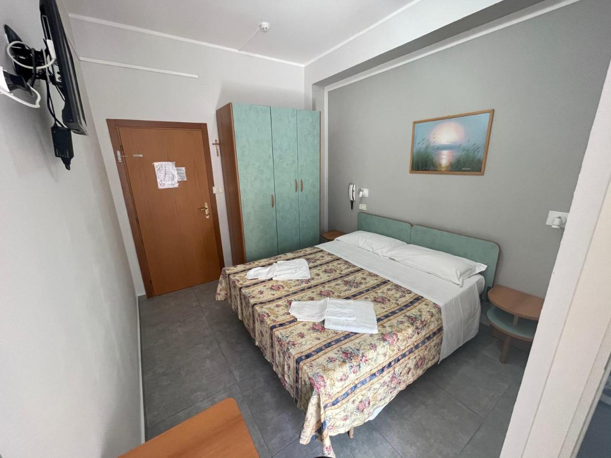 Hotel Piccari Nuova Gestione Ρίμινι Εξωτερικό φωτογραφία
