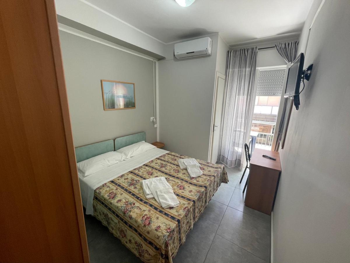 Hotel Piccari Nuova Gestione Ρίμινι Εξωτερικό φωτογραφία