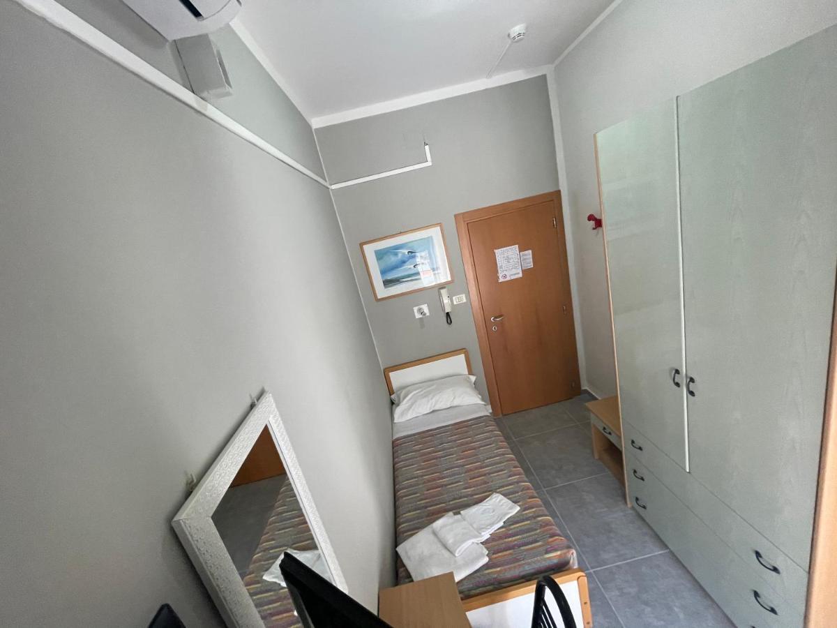 Hotel Piccari Nuova Gestione Ρίμινι Εξωτερικό φωτογραφία