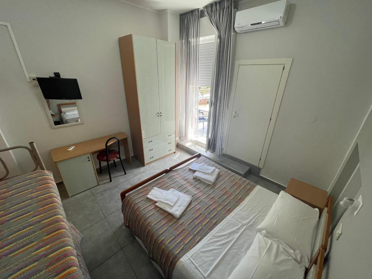 Hotel Piccari Nuova Gestione Ρίμινι Εξωτερικό φωτογραφία