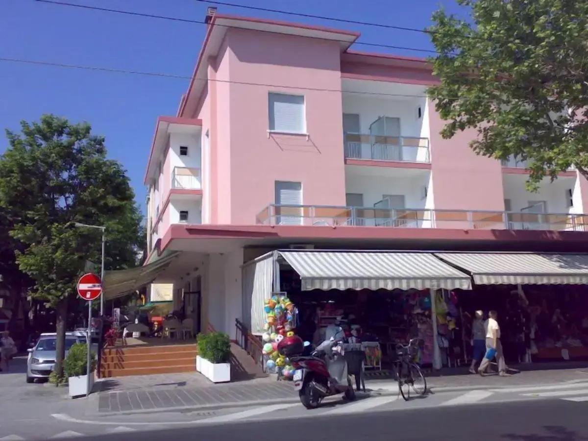 Hotel Piccari Nuova Gestione Ρίμινι Εξωτερικό φωτογραφία