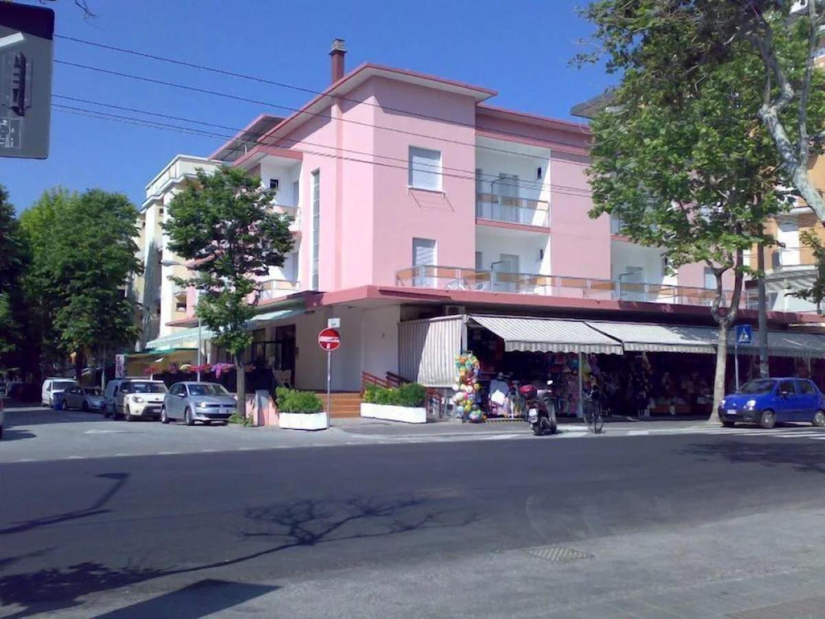 Hotel Piccari Nuova Gestione Ρίμινι Εξωτερικό φωτογραφία