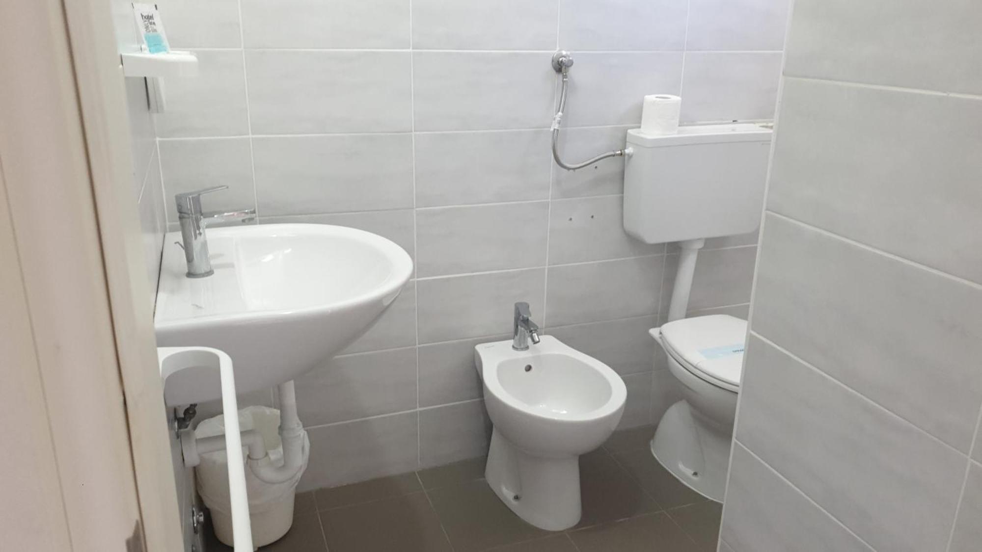 Hotel Piccari Nuova Gestione Ρίμινι Εξωτερικό φωτογραφία