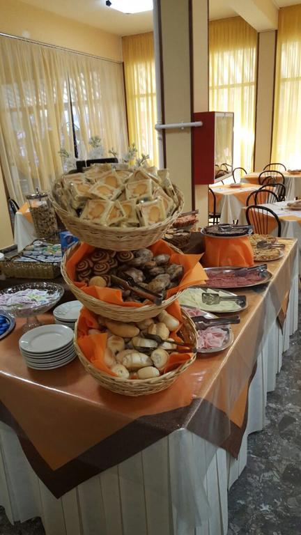 Hotel Piccari Nuova Gestione Ρίμινι Εξωτερικό φωτογραφία